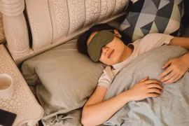 Người xưa dặn ‘"Ngủ chân không để hướng Tây, đầu không quay hướng Đông"