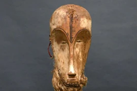 Bán 'vật lạ' 3,8 triệu, tá hỏa giá trị thật gấp 28.000 lần 