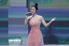 Tố My nói gì vụ hát đám cưới miền Tây cát-xê khủng?