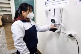 Học sinh nhiều trường tạm dừng đến lớp vì dịch Covid-19