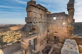 Thành phố ngầm 10 triệu mét vuông lộ ra dưới lâu đài cổ nổi tiếng