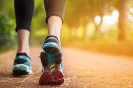 Có nên đi bộ ngay sau khi ăn?