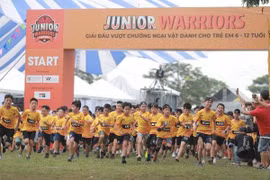 Hàng nghìn “chiến binh nhí” tham gia chạy vượt chướng ngại vật 