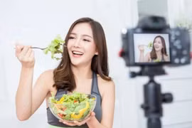 Đằng sau báo giá quảng cáo của các TikToker