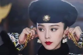 Hoàng đế nhìn thấy nhan sắc thê tử quyết tâm không có con