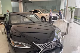 Nhập khẩu ôtô giảm mạnh