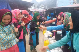 Lao xao tiếng chợ: Đến chợ thanh tẩy tâm hồn