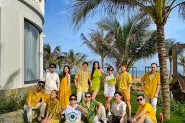 Minh Hằng tụ họp hội bạn thân, dàn mẹ bỉm đọ sắc 'bất phân thắng bại'