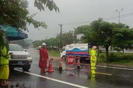 Đà Nẵng: Cận cảnh sạt lở hàng trăm khối đất đá trên đèo Hải Vân