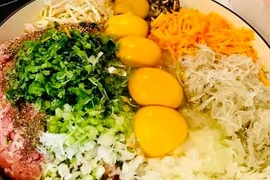 Bí quyết làm nem rán giòn rụm và pha nước chấm chuẩn vị