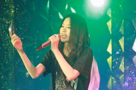 Cô gái 17 tuổi "phá tan" sân khấu gameshow King of Rap là ai?