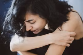 Chị gái tôi bị chính bố mẹ đẻ ép không được bỏ chồng