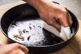 Mùa lạnh nrrửa bát đĩa bằng nước nóng vì nghĩ sạch hơn vì sao?