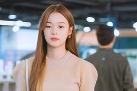 Về ra mắt nhà bạn trai, thấy bức ảnh cô gái lập tức bỏ đi