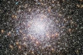 Tìm ngôi sao ‘quái vật vũ trụ’ lớn gấp 10.000 lần Mặt Trời