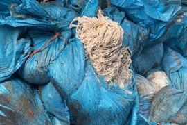 Kinh hoàng hơn 1000kg vỏ lòng lợn bốc mùi chảy nước vẫn tiêu thụ