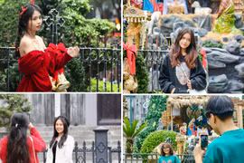 Khung cảnh Giáng sinh sớm lung linh ở Nhà thờ Lớn