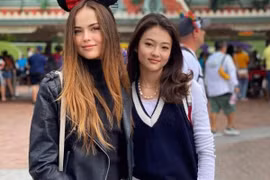 Hai “bé gái đẹp nhất thế giới” khoe nét đẹp tuổi dậy thì