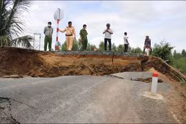 Đường vừa đưa vào sử dụng đã vỡ toác như gặp động đất