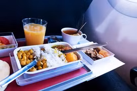 Máy bay Mỹ chuyển hướng để xử lý một khách hạng thương gia