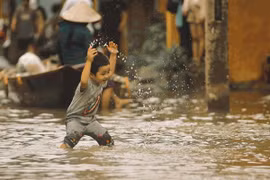 Hội An hóa Venice, câu chuyện siêu đáng yêu sau bộ ảnh