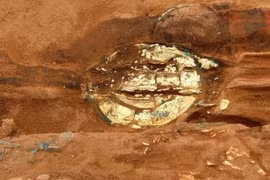 Đào giếng thấy hai 'cái nồi', chuyên gia định giá hơn 10.000 tỷ đồng