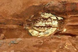 Đào giếng thấy hai 'cái nồi', chuyên gia định giá hơn 10.000 tỷ đồng