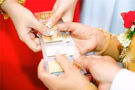 Ngã ngửa khi biết vàng cưới gửi mẹ chồng bị bà đem đi đâu