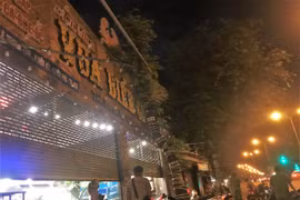 Hàng chục thanh niên hỗn chiến trong quán nhậu ở TP.HCM