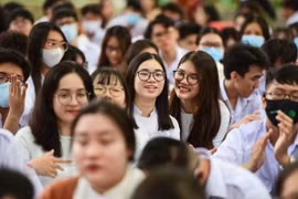 ĐBQH gây bão vì phát ngôn “có 3 bằng đại học nhưng vẫn thất nghiệp...“