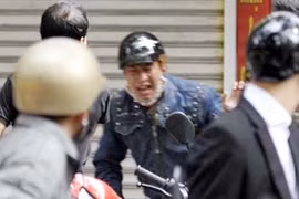 Nhà báo bắt cướp như phim hành động