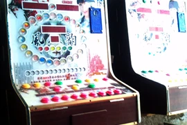 Zoom cận cảnh "casino thu nhỏ" giữa Thủ đô