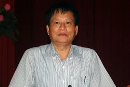 Dính “thi hộ” vẫn lên chức: Đã xóa “án” kỷ luật?