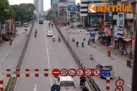 Đường phố Thủ đô thông thoáng, vắng lặng lạ kỳ