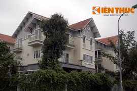 Xót xa hàng trăm biệt thự tiền tỉ đồng loạt bỏ hoang