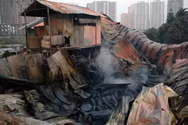 Bé 3 tuổi chết thảm trong vụ cháy khu đô thị An Hưng