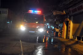Hà Nội: Chữa cháy, chiến sĩ PCCC phải nhập viện 