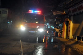 Hà Nội: Chữa cháy, chiến sĩ PCCC phải nhập viện 