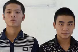 Dùng bình xịt hơi cay cướp xe không giấy tờ