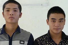 Dùng bình xịt hơi cay cướp xe không giấy tờ