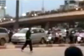 "Múa" dao nhọn, gây náo loạn giữa Thủ đô