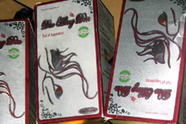 Phá đường dây buôn bán thuốc săn chắc ngực chị em giả