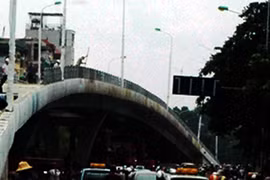 Ngắm cây cầu vượt thép mềm mại nhất Thủ đô