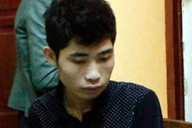 Dụ bạn gái bán dâm lấy tiền ăn chơi