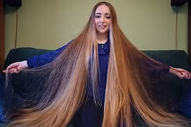 Mái tóc dài gần 1m60 của nàng Rapunzel đời thực gây choáng