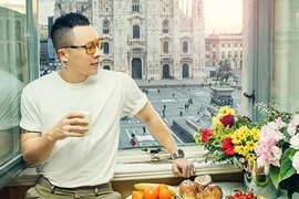 Khắc Tiệp sống hào nhoáng, bóng bẩy ra sao trước tin đồn bị đòi nợ? 