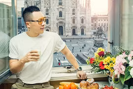 Khắc Tiệp sống hào nhoáng, bóng bẩy ra sao trước tin đồn bị đòi nợ? 