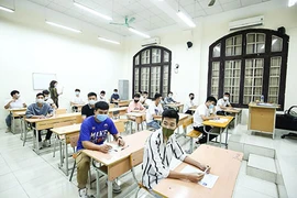 Cảnh thi tốt nghiệp THPT ở nơi có ca nhiễm COVID-19 mới tại Hà Nội