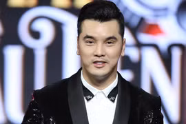 Ưng Hoàng Phúc nổi tiếng ra sao... muốn ngừng hát ở tuổi 45?