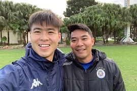 Dàn cầu thủ khoe ảnh check-in hết Tết, quay trở lại hội quân